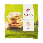 日本红帽子 KUKKIA 抹茶巧克力夹心薄饼正面包装图，展示独立小包装设计