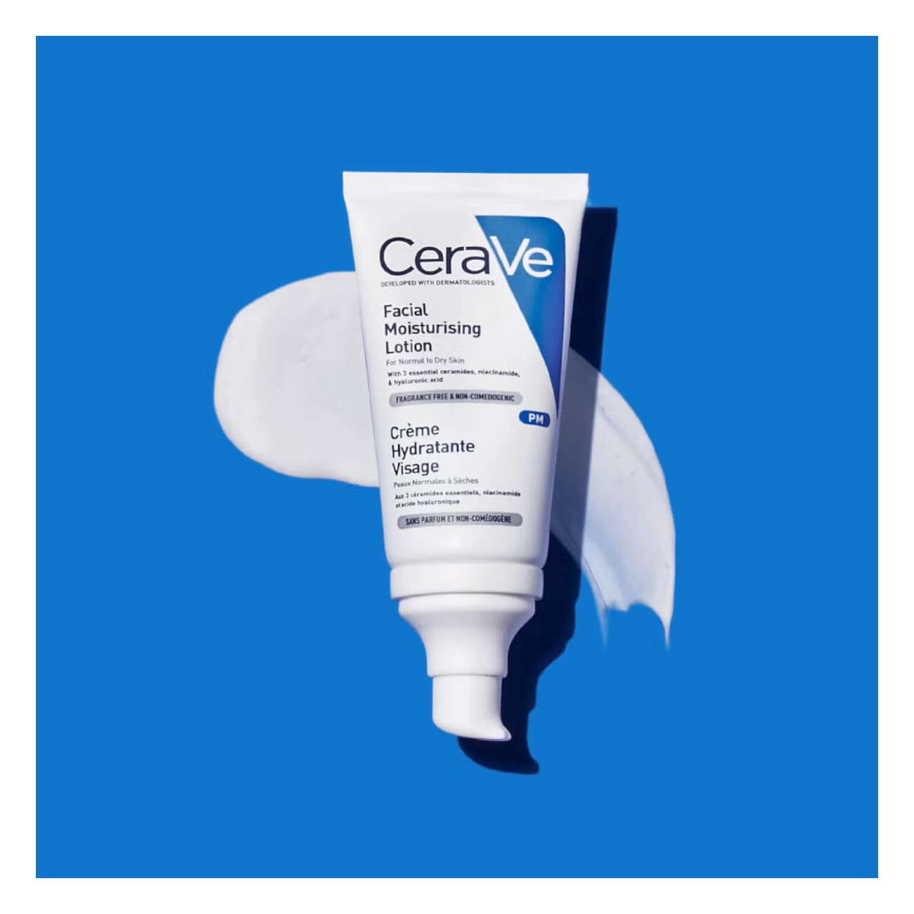 CeraVe 保湿乳侧面细节图，展示成分说明与容量信息，质地轻盈不油腻
