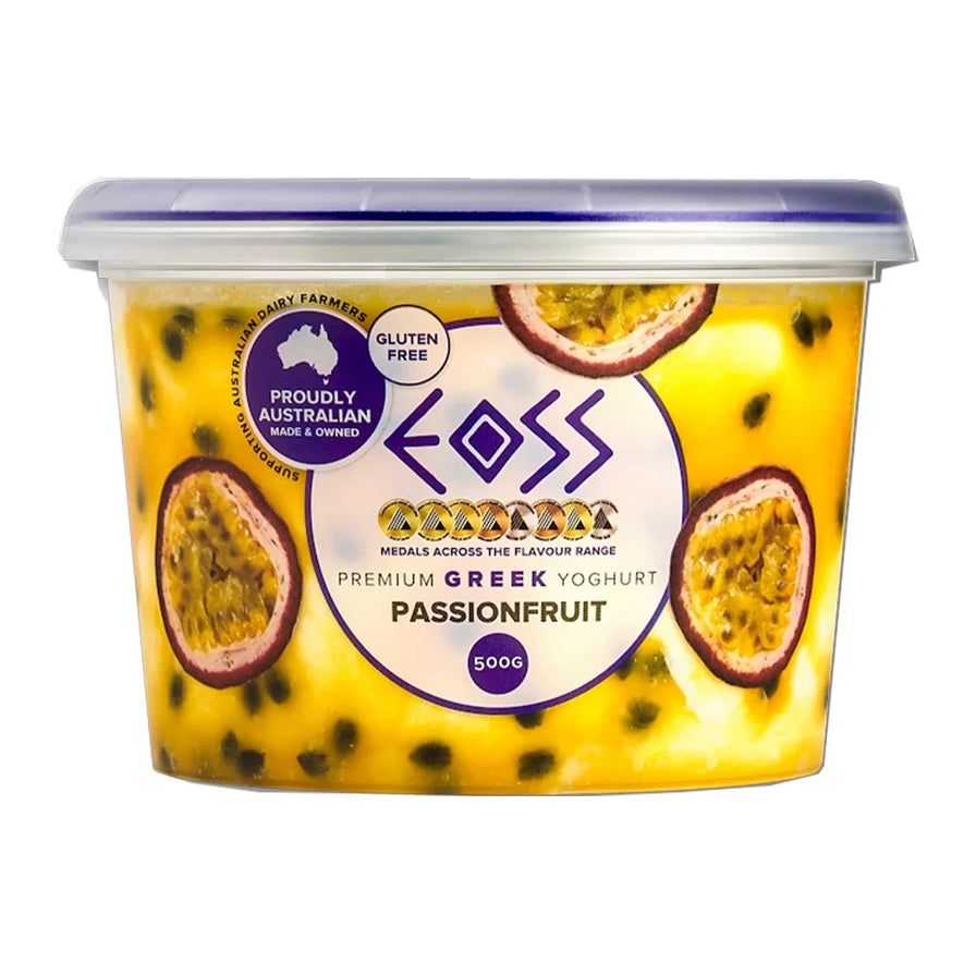 EOSS 百香果味希腊酸奶 500g 盒装正面图，透明包装可见黄色酸奶基底与百香果籽，印有百香果图案。