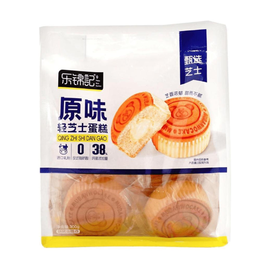 乐锦记原味轻芝士蛋糕包装袋，正面印有切开的蛋糕展示图，下方可见独立包装的圆形蛋糕。