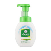 曼秀雷敦 Acnes 乐肤洁药用抗痘泡沫洁面乳，白色瓶身配绿色泵头，正面印有品牌标志及日文说明。