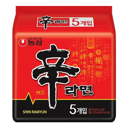 农心辛拉面五连包正面包装，红色主调展示经典香辣口味方便面。