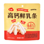 三纯高钙鲜乳条32g包装正面图，显示鲜牛奶添加量大于等于66%，高蛋白并添加益生元，白色背景。
