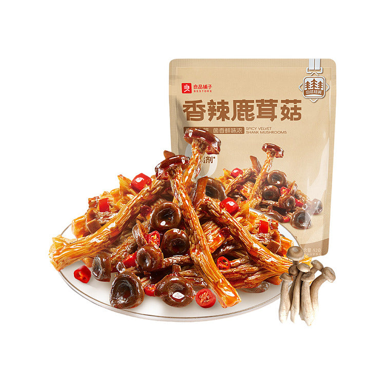 良品铺子香辣鹿茸菇零食包装正面图，展示红色包装袋与产品名称