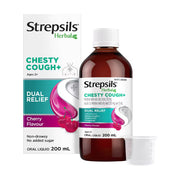 Strepsils舒立效草本祛痰止咳液樱桃味200ml，包含外包装盒、棕色药水瓶及透明量杯，包装上印有Chesty Cough+及樱桃图案。