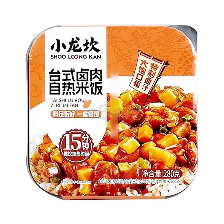 小龙坎自热米饭台式卤肉味包装正面，展示大块卤肉与浓郁卤汁料理包。