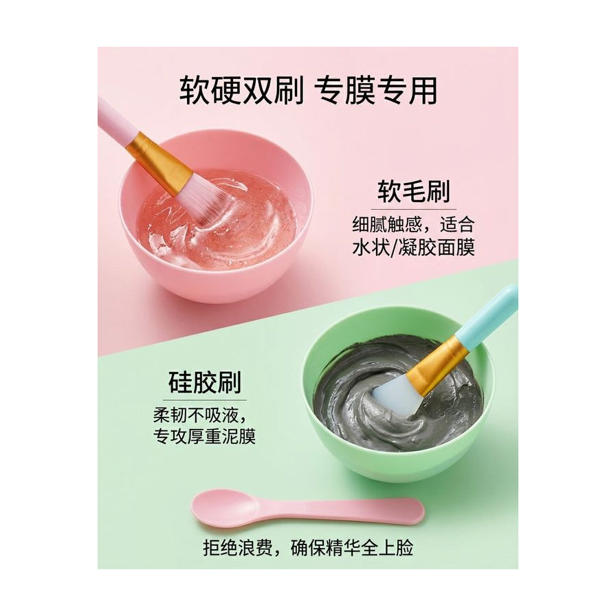 面膜刷功能对比图，展示软毛刷涂抹凝胶与硅胶刷涂抹泥膜的效果，含中文说明。