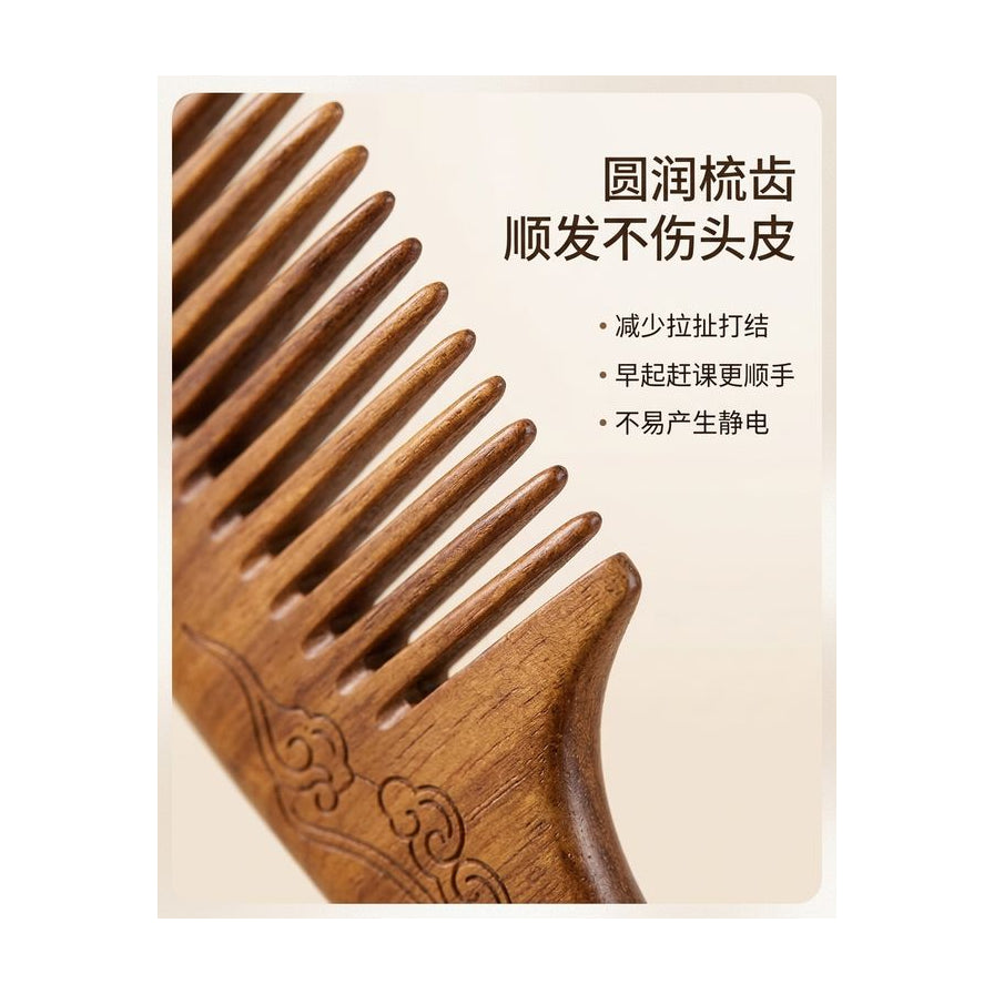 木梳梳齿局部放大图，配有中文卖点文案，强调圆润不伤头皮及减少静电特性。